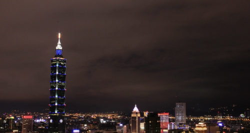 兩岸服貿協議對臺北市服務業的契機與挑戰